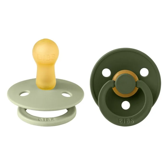 BIBS Colour smokk lateks sage/hunter green 6 mnd+ 2 stk v:8556709 BIBS Colour smokk lateks sage/hunter green 6 mnd+ 2 stk v:8556709