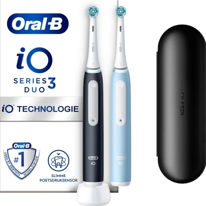 Oral-B iO 3 duo-pack elektriske tannbørster svart og blå med reiseetui v:4583941 Oral-B iO 3 duo-pack elektriske tannbørster svart og blå med reiseetui v:4583941
