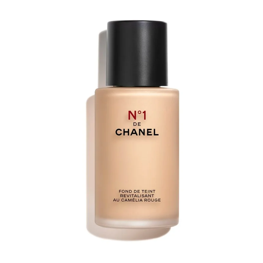 ILLUMINATES – HYDRATES – PROTECTS B30 – CHANEL v:8593843