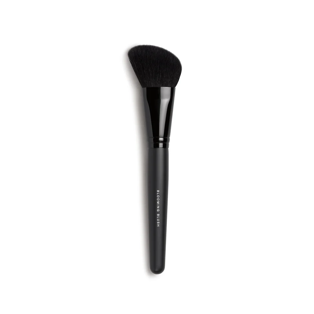 Blooming Blush – Skrå børste for presis påføring v:7056705
