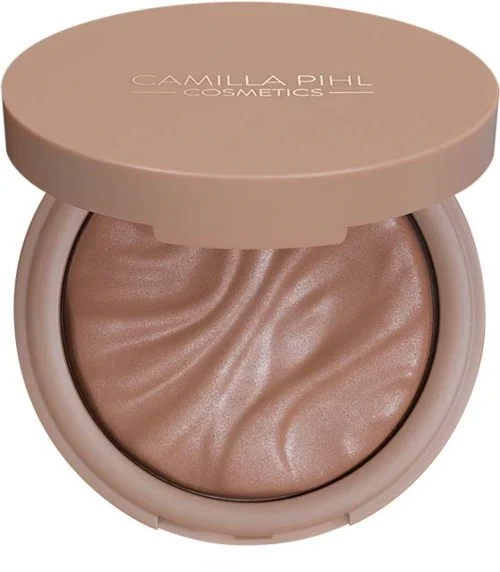 Camilla Pihl Cosmetics Sunkissed Bronzer Warm Sienna v:3641711 Camilla Pihl Cosmetics Sunkissed Bronzer Warm Sienna v:3641711
